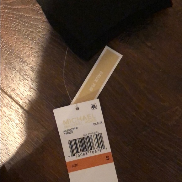 MICHAEL Micheal Kors winter jacket. - Picture 9 of 9